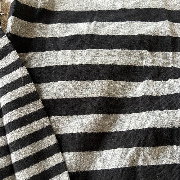 Like New Striped Sweater - Picture 2 of 3